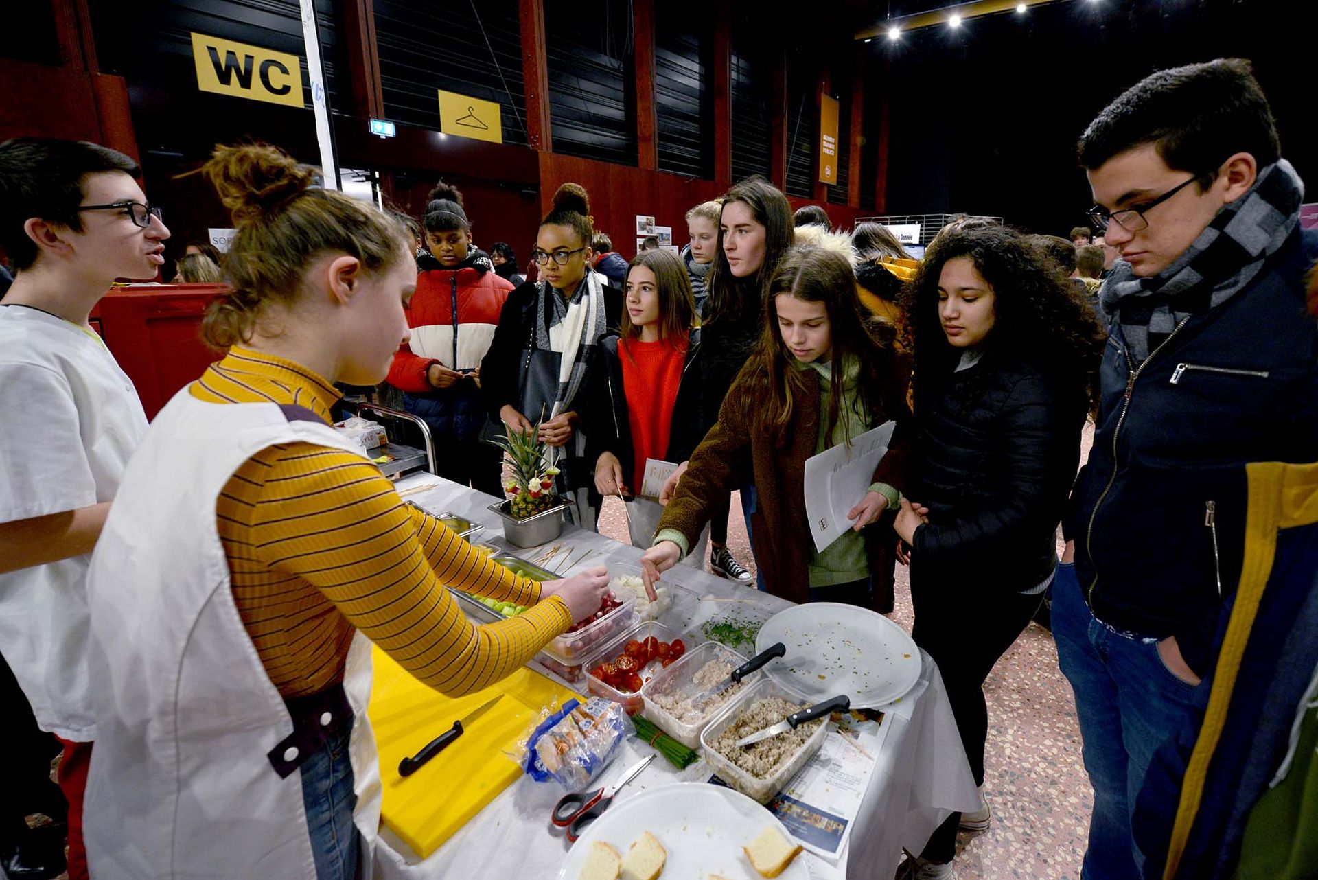 Un stand du lycée Brossaud Blancho à Saint-Nazaire. (©Ville de Saint-Nazaire - Christian Robert)