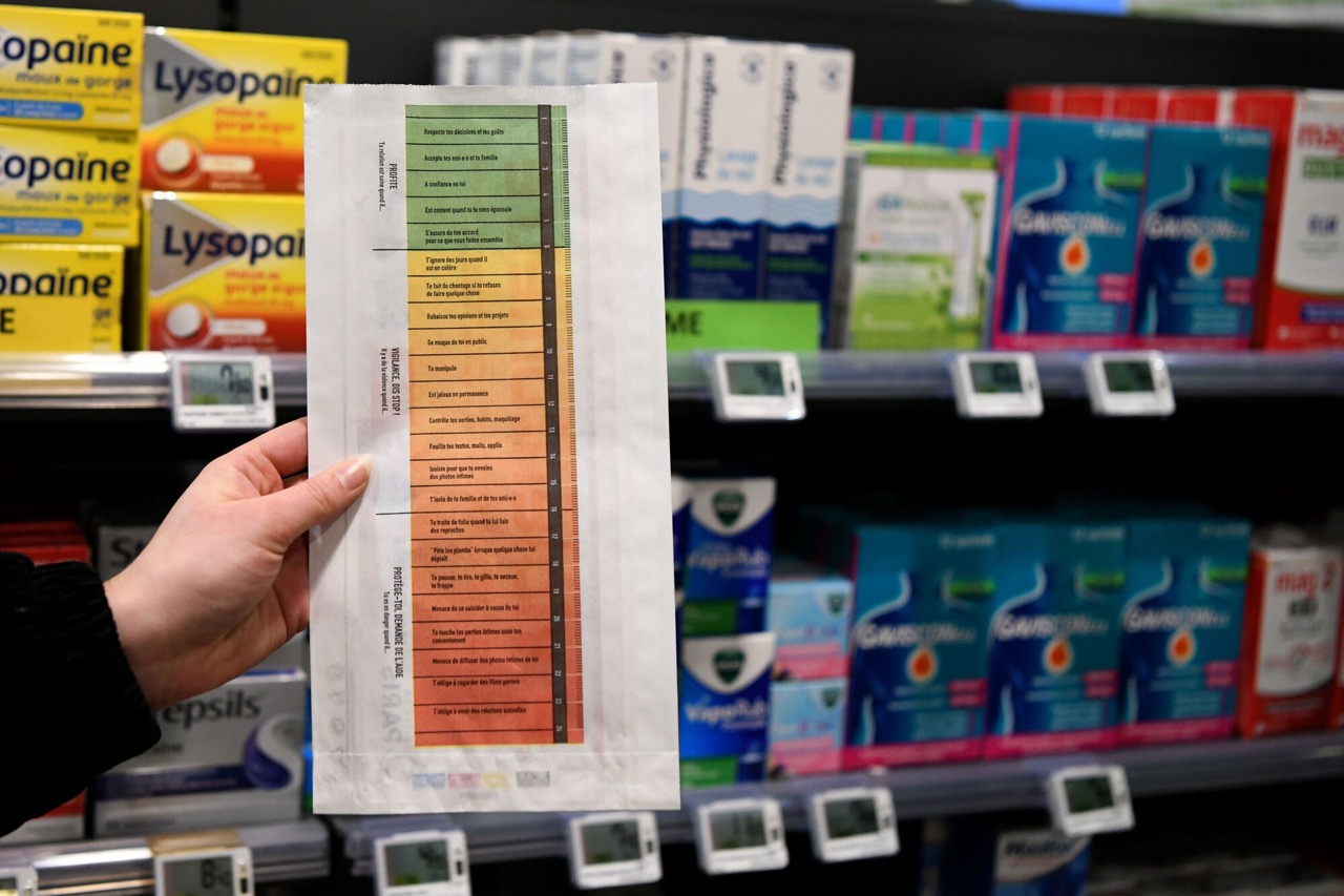 Le violentomètre imprimé sur des sacs sera distribué dans les pharmacies.